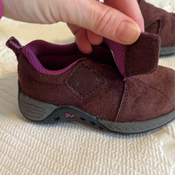 Merrell suede select grip kids shoes, Velcro closure, maroon/pink, 5.5 toddler - Picture 7 of 9